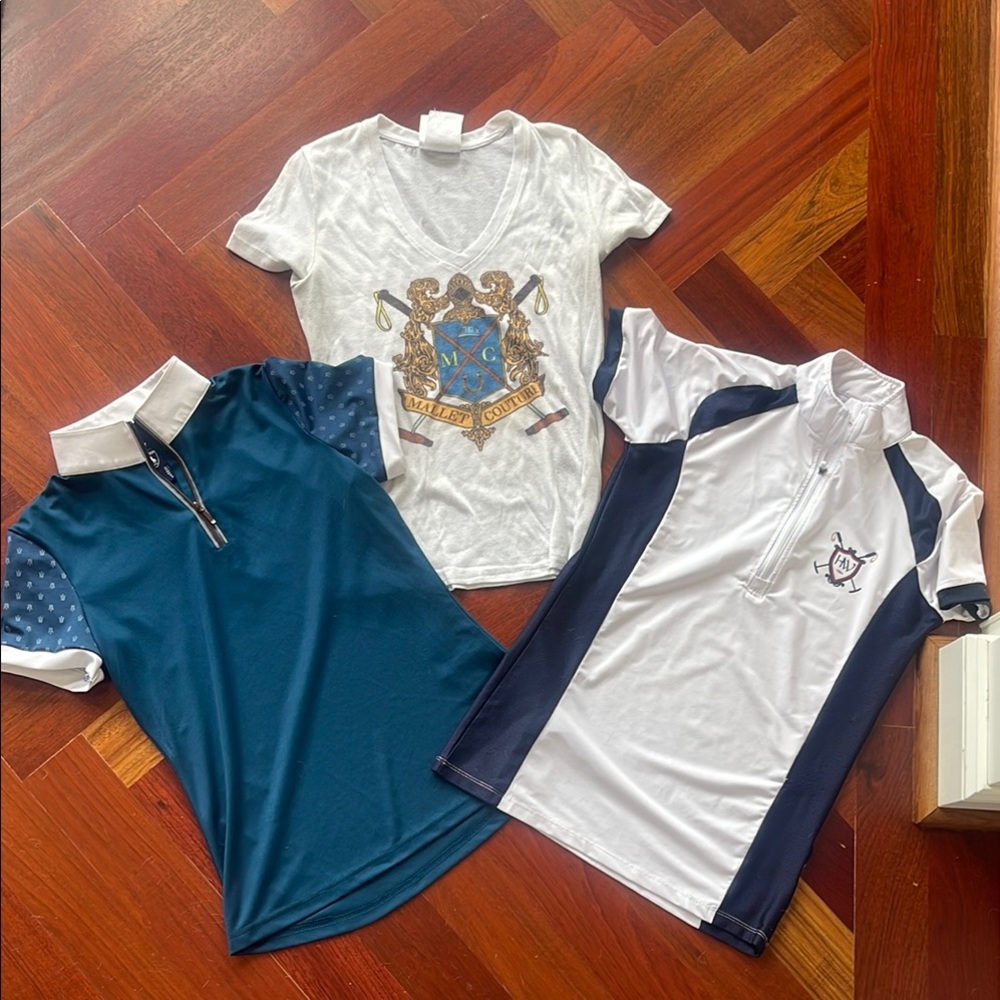 Lot of 3 Horse shirts. Blue and White Short Sleeve Tee with Graphic Design S/M
